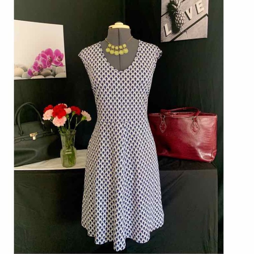 SUMMER 🌴 New York & Co Geometric Patterned Dress